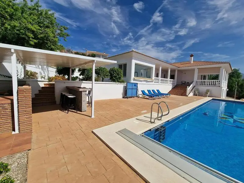 Villa de Lujo en Periana Malaga con Piscina y Vistas Panoramicas