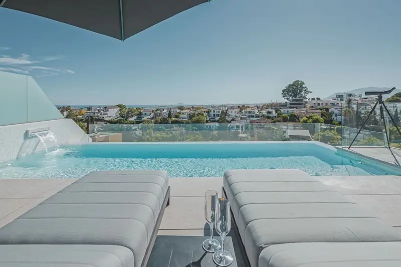 Pareada Lujo Nueva Andalucia 4 Dorm 4 Baños Piscina Privada Vistas Mar