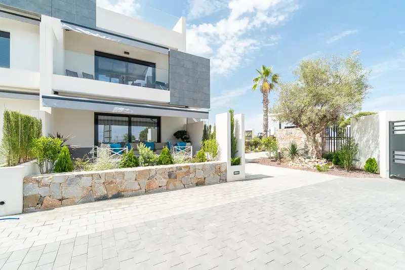 Bungalows en Venta Torrevieja con Piscina y Solarium