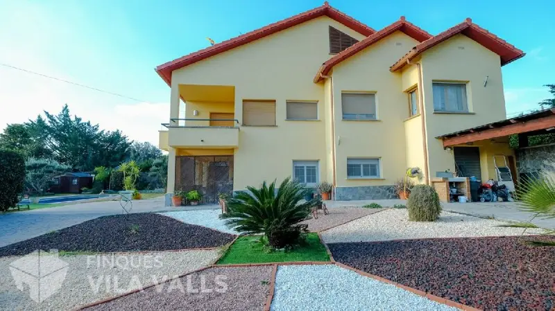 Chalet con Piscina en Can Barri 6 habitaciones 3 baños
