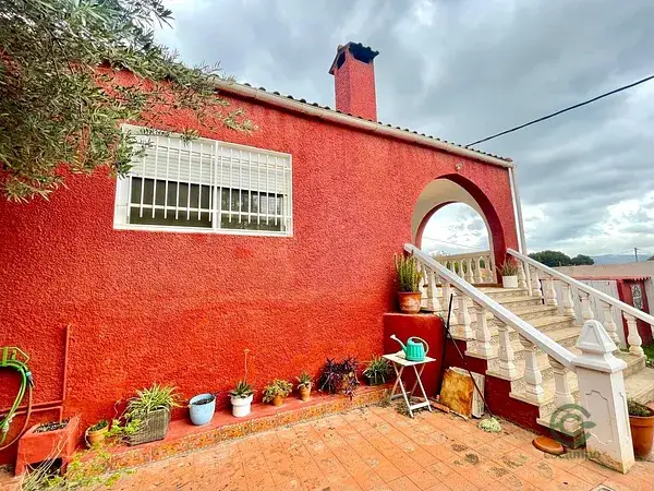 Chalet en Onda 180m2 3 Dormitorios Jardin Piscina