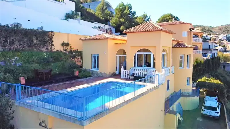 Chalet en Venta Pedreguer Vistas al Mar Piscina Privada