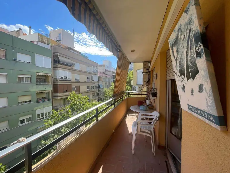 Piso en venta en Xàtiva: 4 habitaciones, céntrico y luminoso