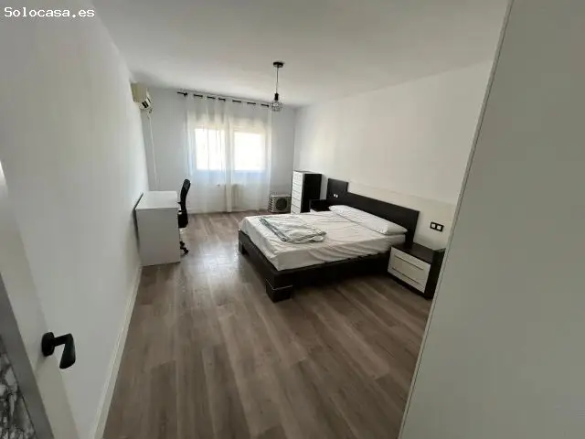 Piso Reformado Centro Caceres Cuatro Habitaciones