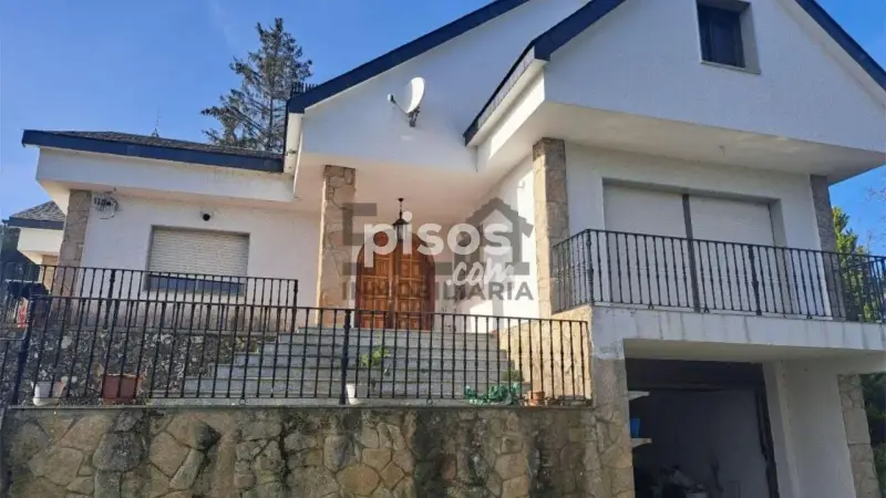 Chalet en venta Celanova 6 habitaciones 400m2