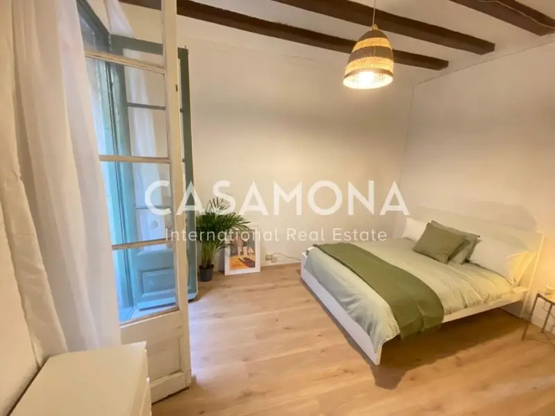 Habitacion con balcon privado en El Born Alquiler temporal