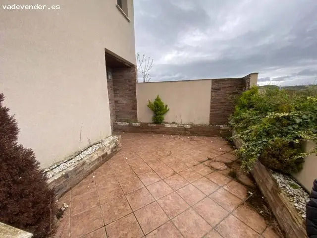 Chalet en Venta en Sagües Navarra 4 Dormitorios 3 Baños