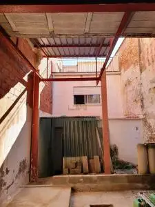 Casa Rustica en Benaguasil con Patio y Posibilidad de Ampliacion