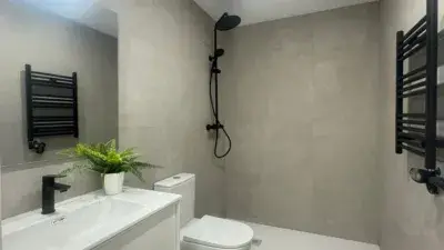 Dúplex 156m²  2 Baños  Trastero  Aire Acondicionado