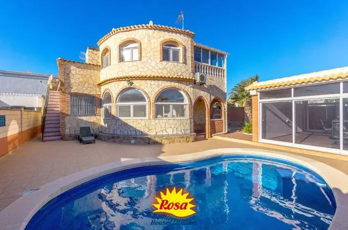 Villa 4 Dormitorios Orihuela Costa Piscina Jardin 353m2