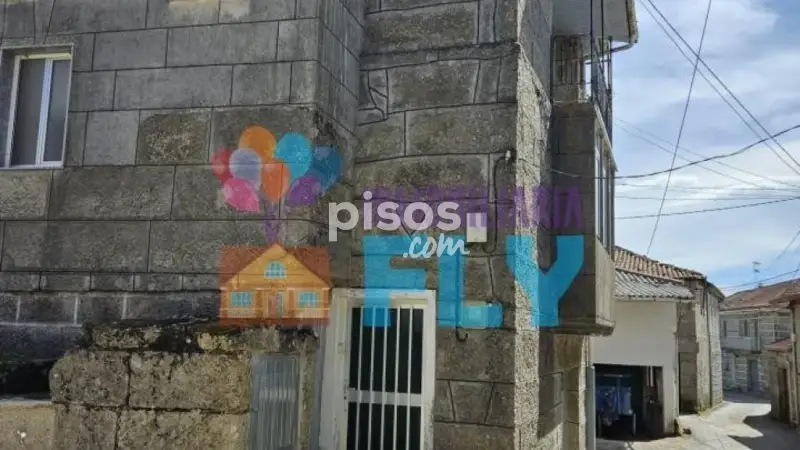 Casa en Sarreaus 3 Plantas 240m2 Garaje Finca 18000m2