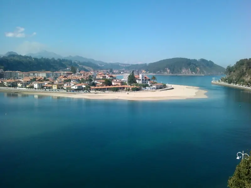 Casa en Ribadesella con Vistas al Mar y Montaña