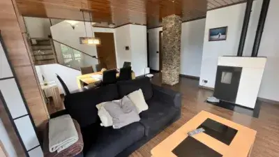 Casa en Alquiler en Puigcerda 140m2 3 Habitaciones Jardin Garaje