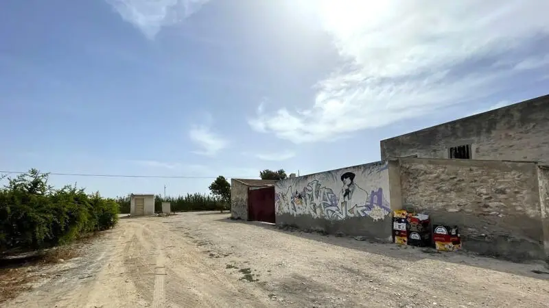 Parcela con Finca para Reformar en San Isidrio Alicante
