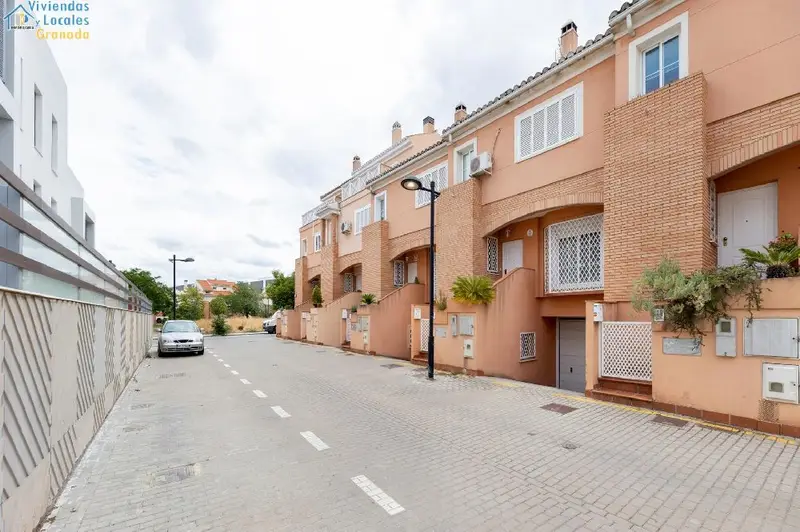 Venta Adosado con Terraza en Nevada Armilla