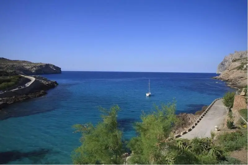 Villa en Cala San Vicente Ibiza con Vistas al Mar