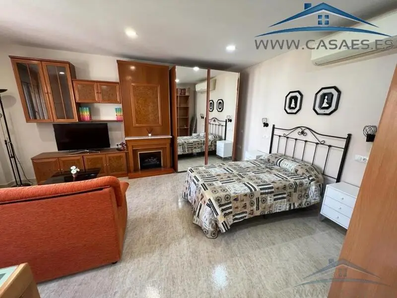 1 Cuarto Apartamento para alquiler a largo plazo
Almería, Almería