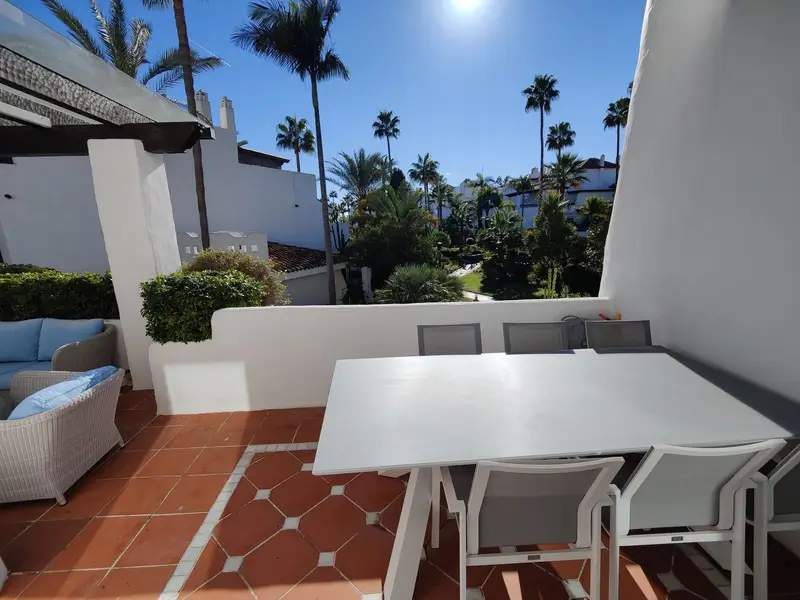 Apartamento de Lujo en Puerto Banus 3 Dormitorios Frente al Mar