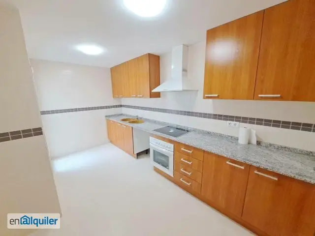 Alquiler Piso Carcaixent: Ascensor, Aire Acondicionado, 3 Dormitorios, 2 Baños