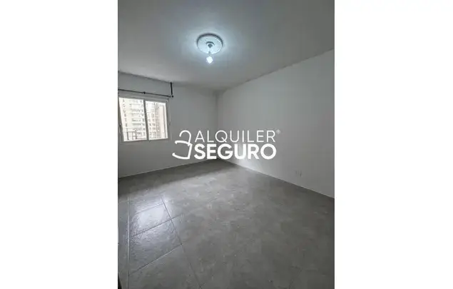 Alquiler Apartamento 3 Dormitorios 85m2 Alcal											 a de Henares