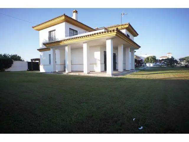 Chalet en Chipiona 5 Dormitorios Piscina Privada Gran Jardin