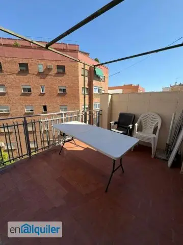 Alquiler piso estudiantes Ronda 4 dormitorios 2 baños terraza ascensor