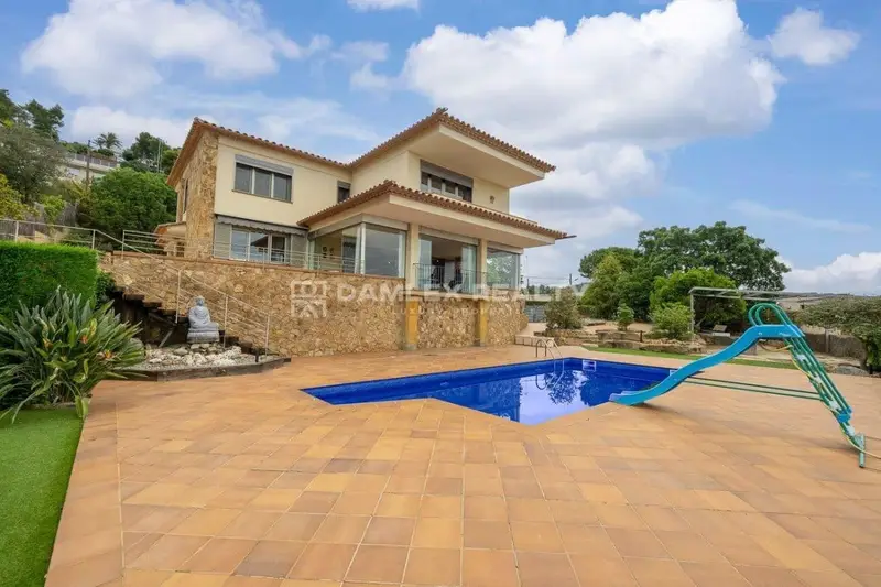 Chalet Lujoso en Venta Tossa de Mar