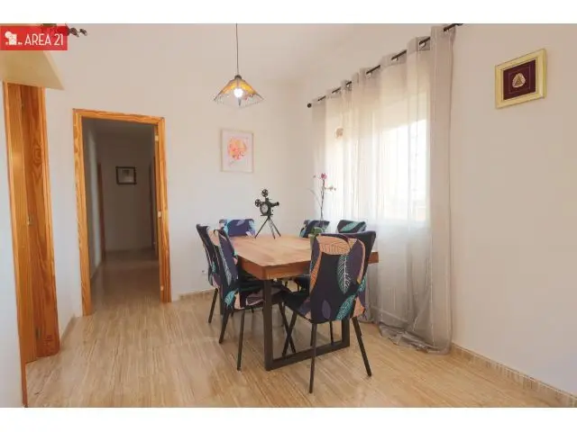Chalet Independiente en Urbanizacion Tranquila La Pobla Vallbona
