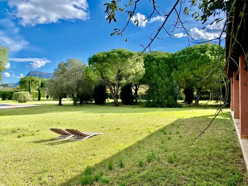 Finca de Lujo con 6 Dormitorios en Denia