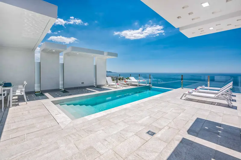 Casa 4 Dormitorios Piscina Privada Vistas al Mar Nerja