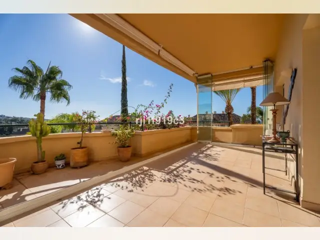 Apartamento 3 Dormitorios Elviria Marbella