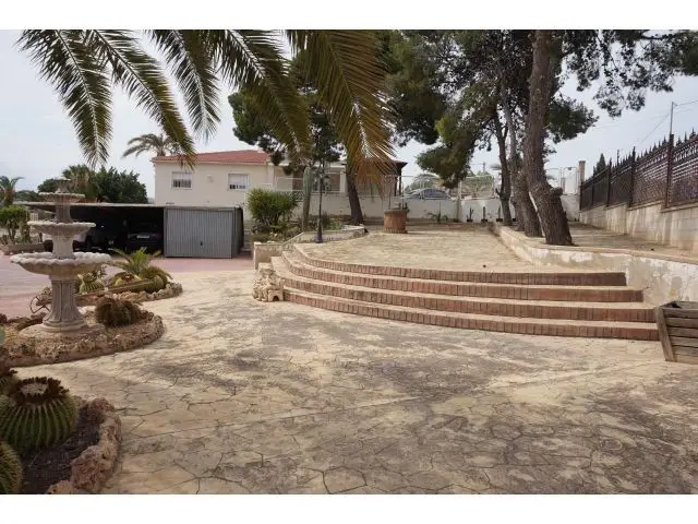 Chalet con Encanto en Elche