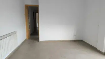 Piso en Alquiler Artés 3 Habitaciones 2 Baños Parking Trastero
