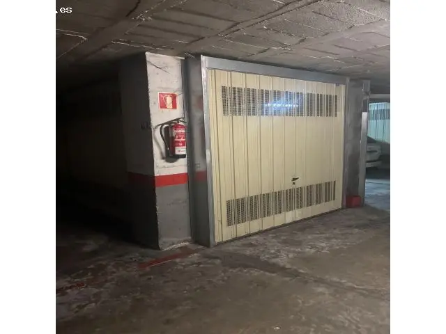 Garaje en General Davila Frente Colegio Mercedarias Santander
