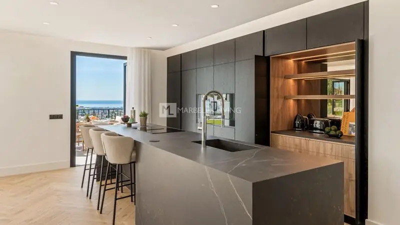 Villa de Lujo de 5 Dormitorios en Venta en Benahavis