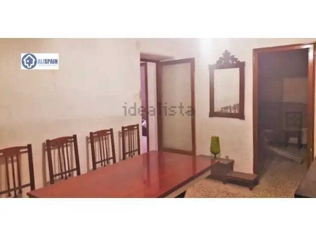 Edificio en Venta Monóvar Alicante: Casa rehabilitada con patio