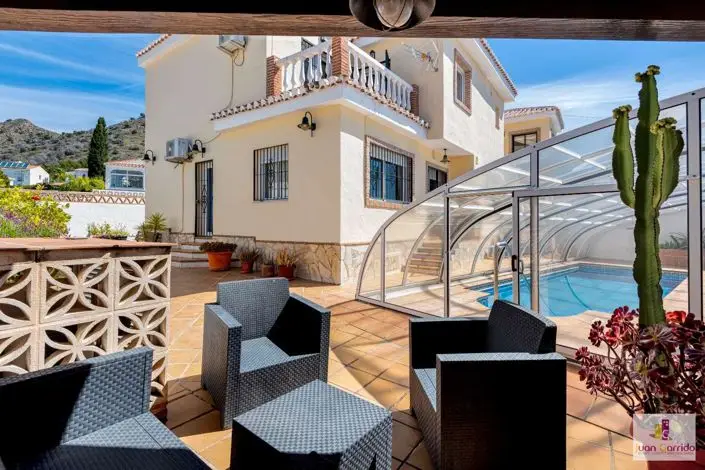 Villa 4 Dormitorios Piscina Privada Vistas al Mar Maro