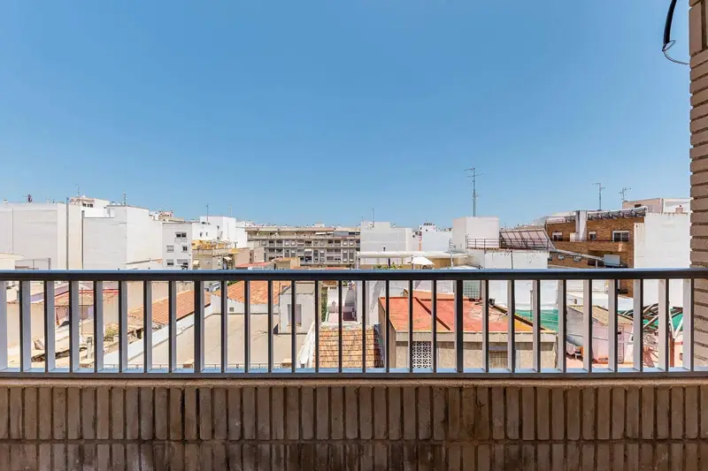 Apartamento en Alquiler Torrevieja 3 Dormitorios 2 Ba	nos Terraza
