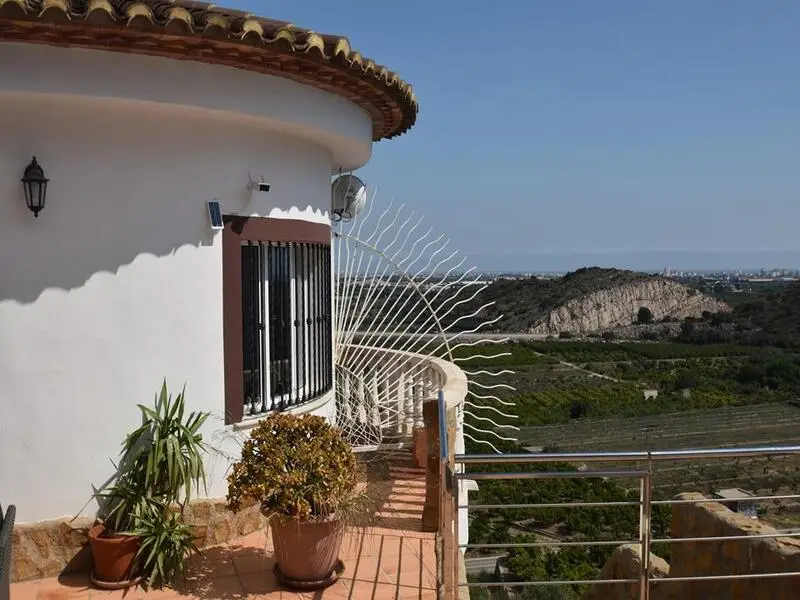 Villa en Oliva con vistas al mar y piscina