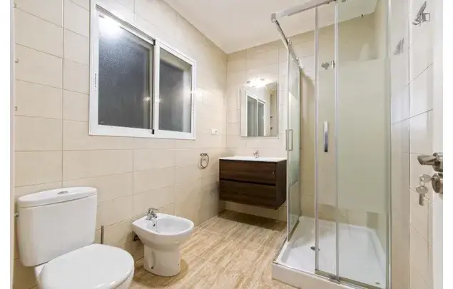 Alquiler Apartamento 4 Dormitorios Alicante Chicas Explanada Centro