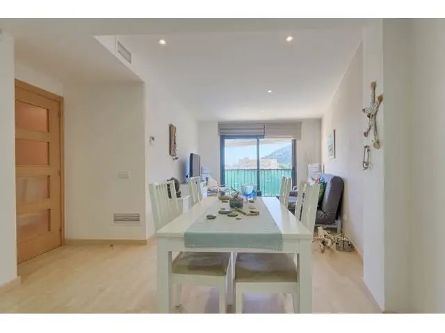 Piso en Colera Centro: 3 habitaciones, 2 baños, garaje y ascensor