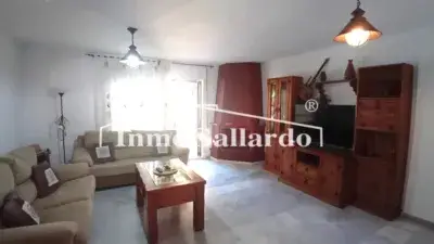 Chalet adosado en alquiler en Chilches