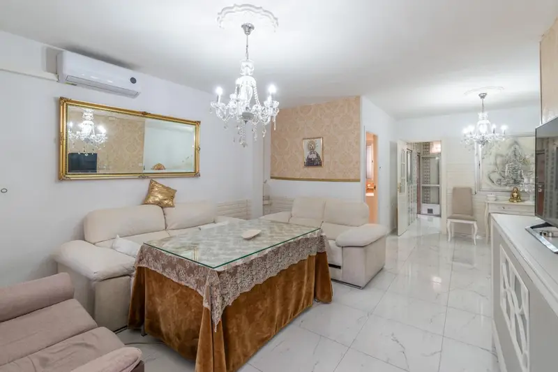 Venta Adosado con Patio y Terraza en Peligros Centro