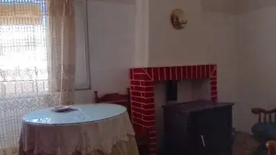 Chalet en venta en Pastrana con patio y acceso para coches
