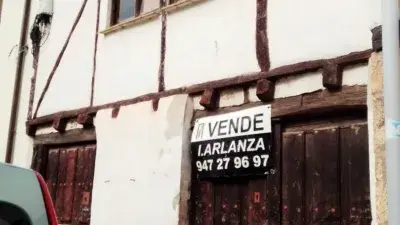 Casa adosada en venta en Covarrubias