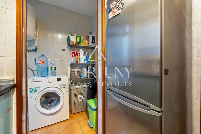 Venta Piso con Terraza en Reus 3 habitaciones 1 Baño