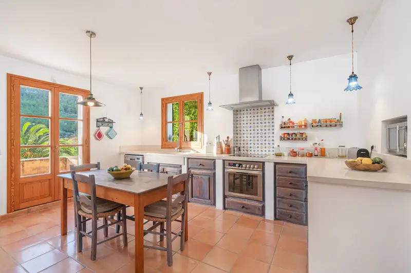 Casa Adosada en Andratx con Piscina y Jardín Privado