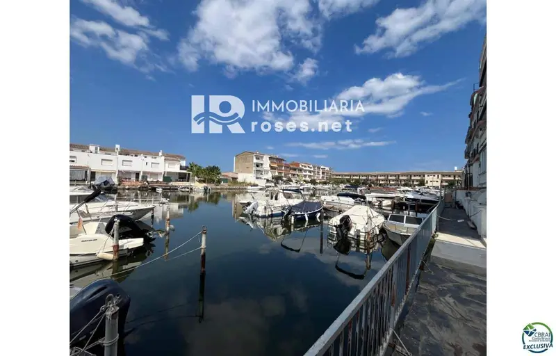 Apartamento Renovado Cerca de la Playa en Empuriabrava