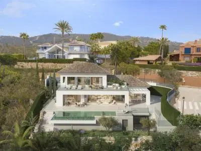 Villa de Lujo en Elviria con Vistas Panorámicas