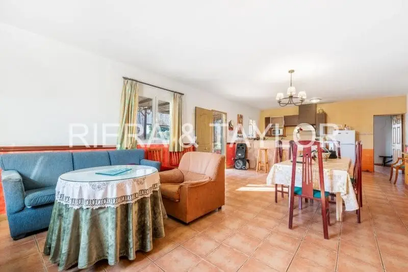Finca Rustica en Felanitx con Placas Solares y Pozo
